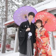 伏見　雪景色の中和傘で華やかに！